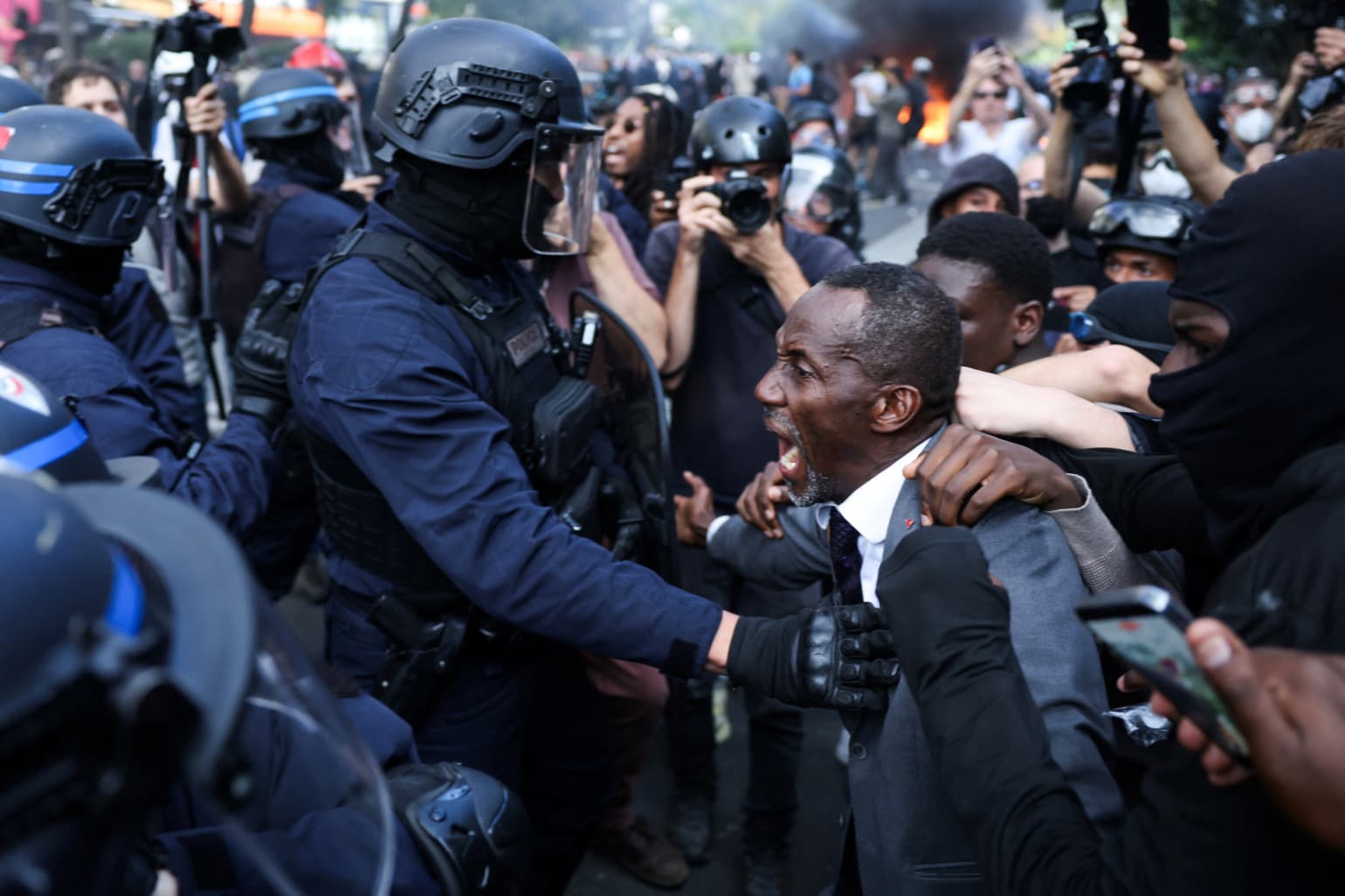 Bally Bagayoko, il sindaco che accompagna le proteste dei liceali