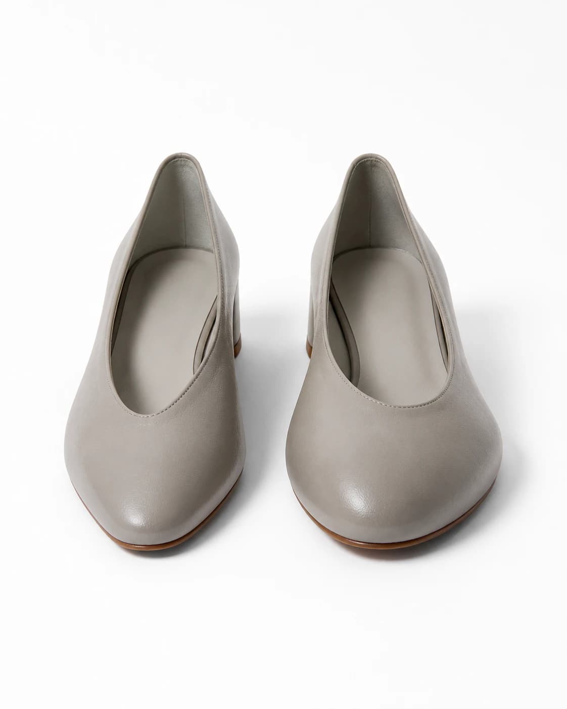 Il numero delle scarpe descrive male i nostri piedi